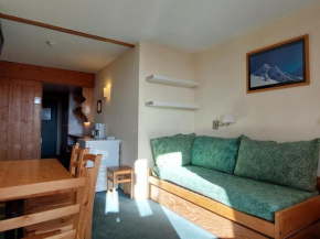 Studio 4 pers, Arc 1800, skis aux pieds, proche commerces, animaux admis - FR-1-411-800